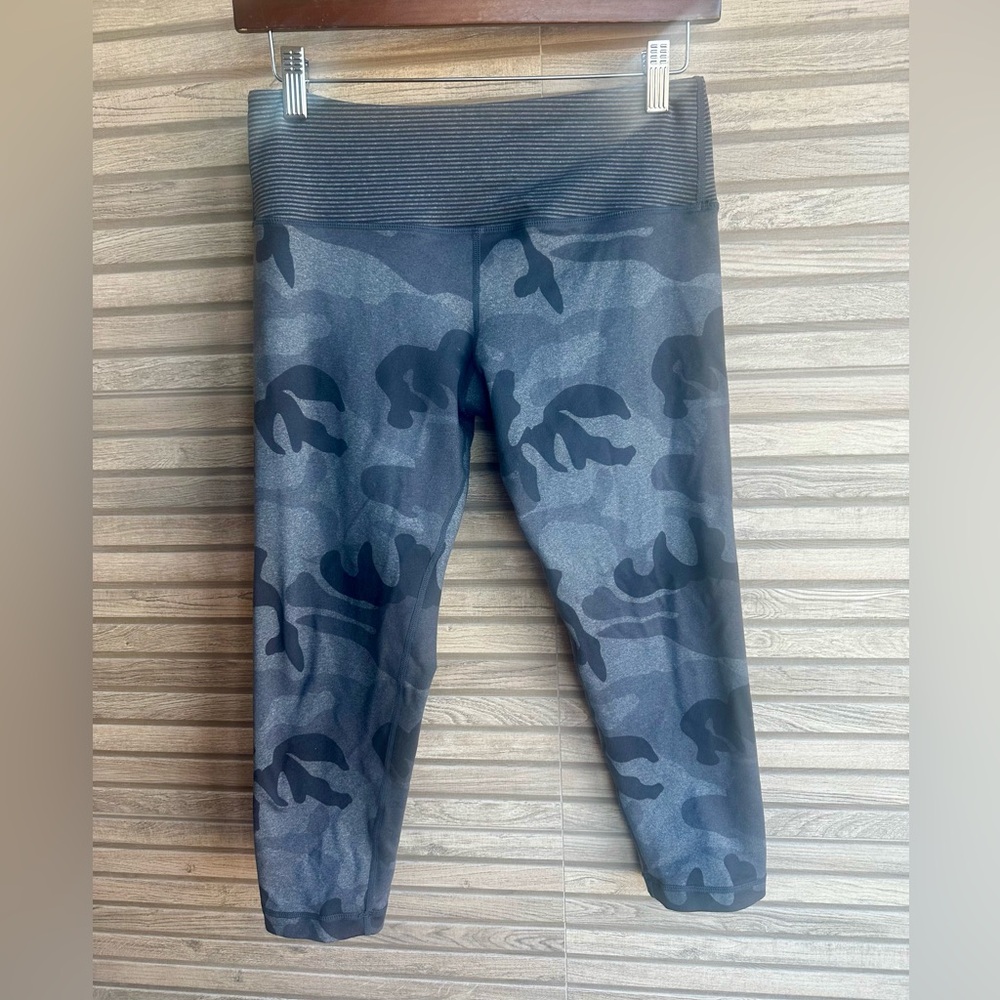 VUORI Women's Gray Patterned Workout Exercise Athleisure Capri Pants Size M